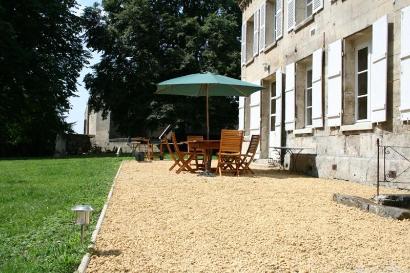Chateau De Roberville Machemont Exterior foto